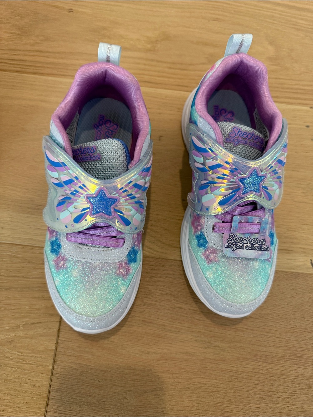 NWT Skechers Kids Iridescent Pastel Star Light-Up Sneakers - size 12.5